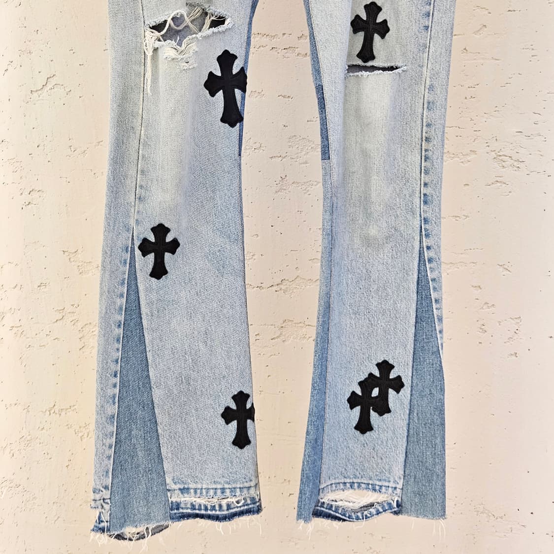 [36] 크롬하츠 크로스 레더패치 청바지 B1029C333/2150만원 상품이미지3