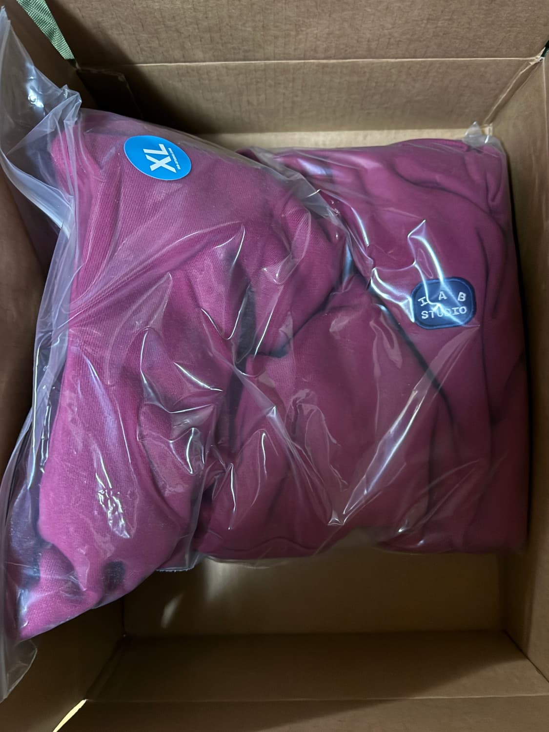 아이앱 스튜디오 아이앱 패치 후디 마젠타 상품이미지1