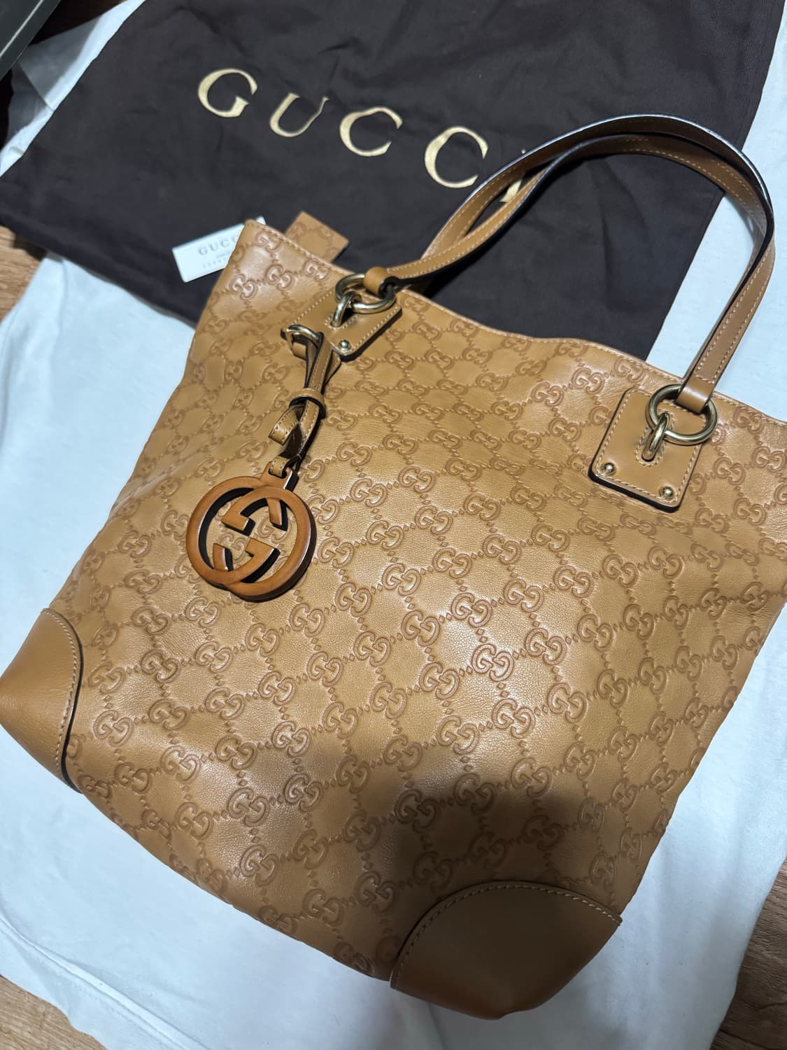 구찌 인터로킹  숄더백 브라운 상품이미지1