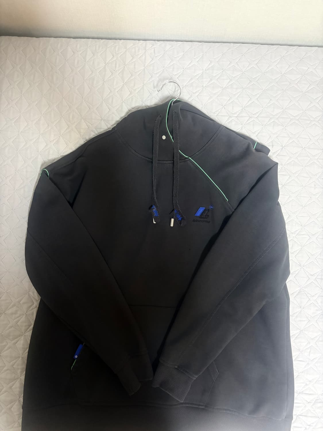 아더에러 자라 콘트라스트 후드티 상품이미지1