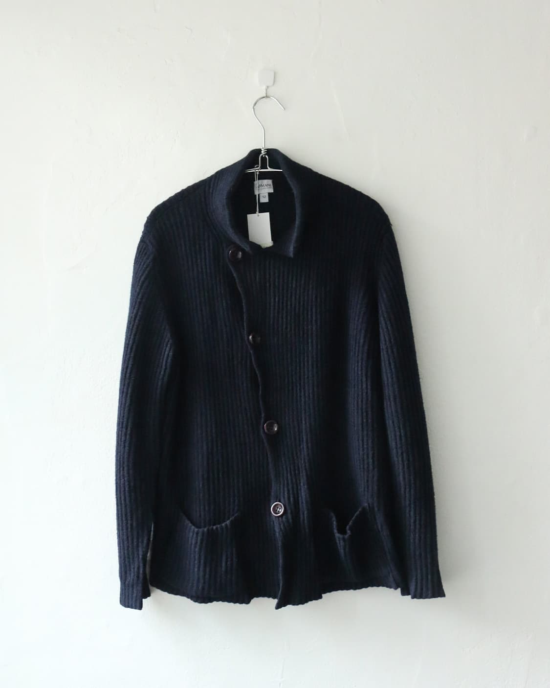 아르마니 사선 가디건 상품이미지1