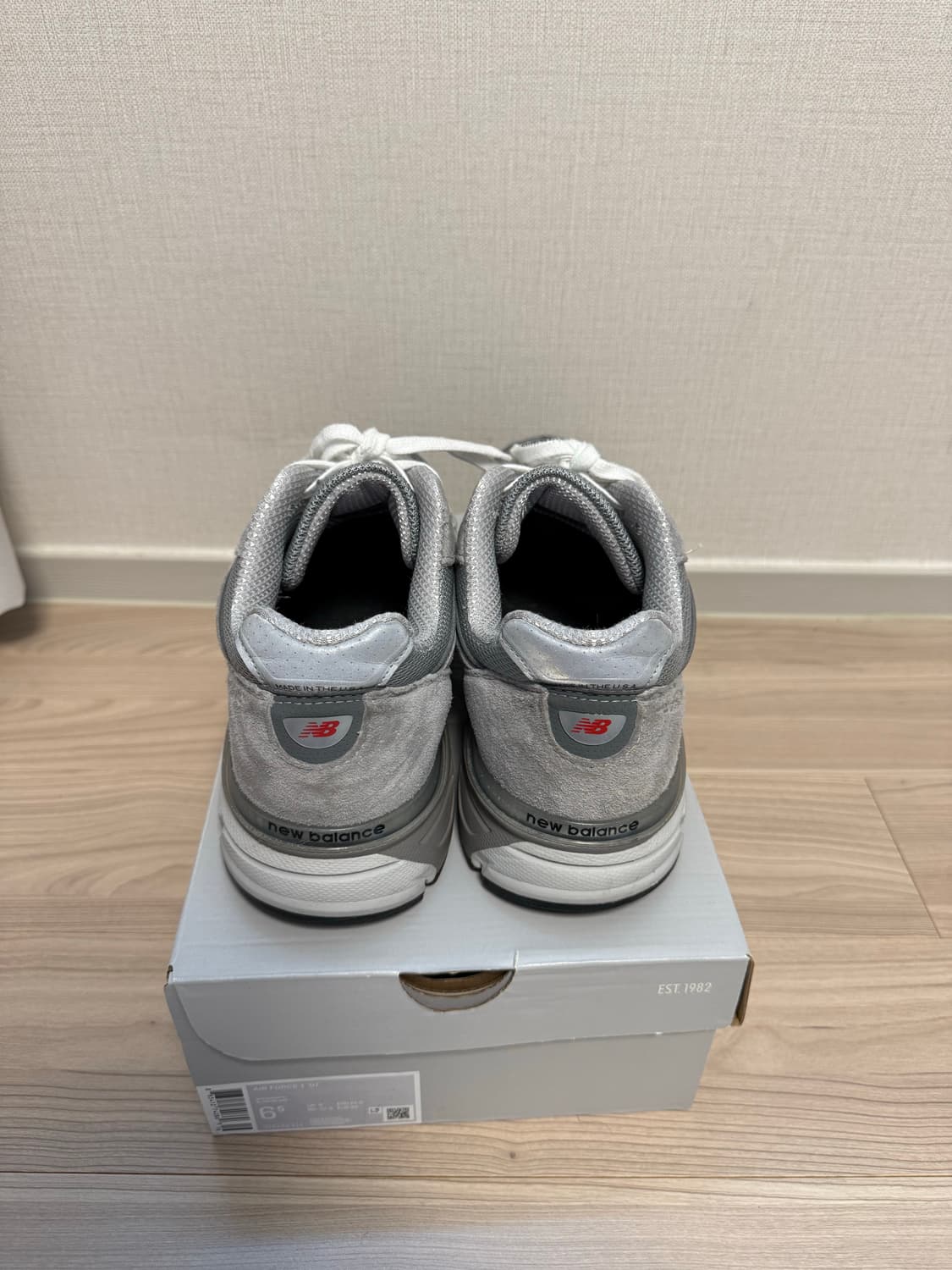 뉴발란스 990v4 메이드 인 USA 그레이 실버 상품이미지5