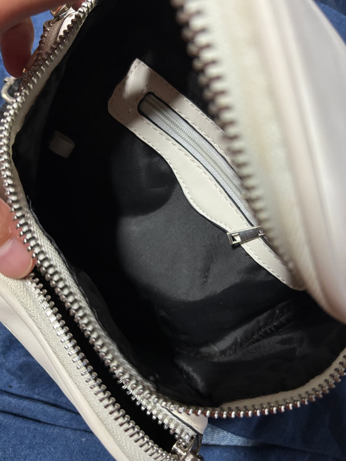basic white cross leather bag 상품이미지7