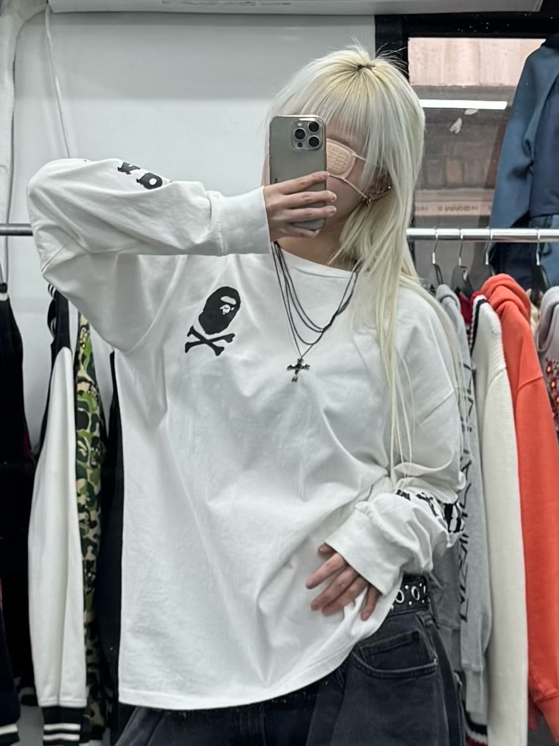 베이프 스컬 사이드 로고 롱슬리브 상품이미지3