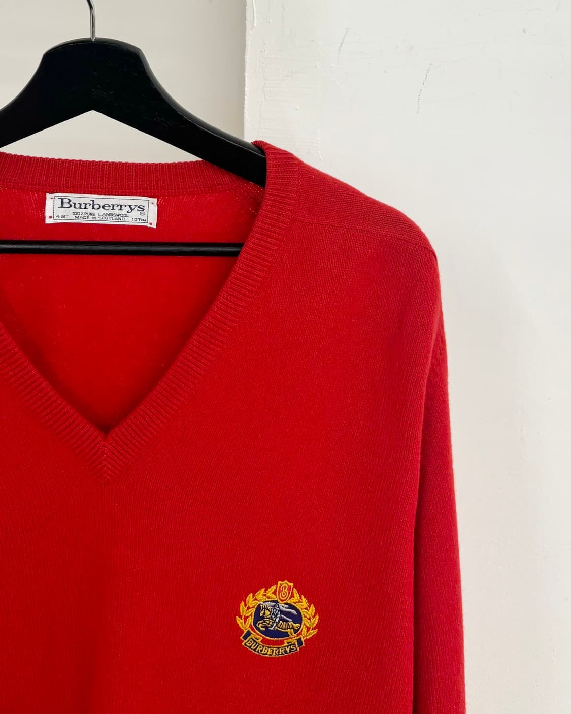버버리 월계수 레드 브이넥 니트 상품이미지4