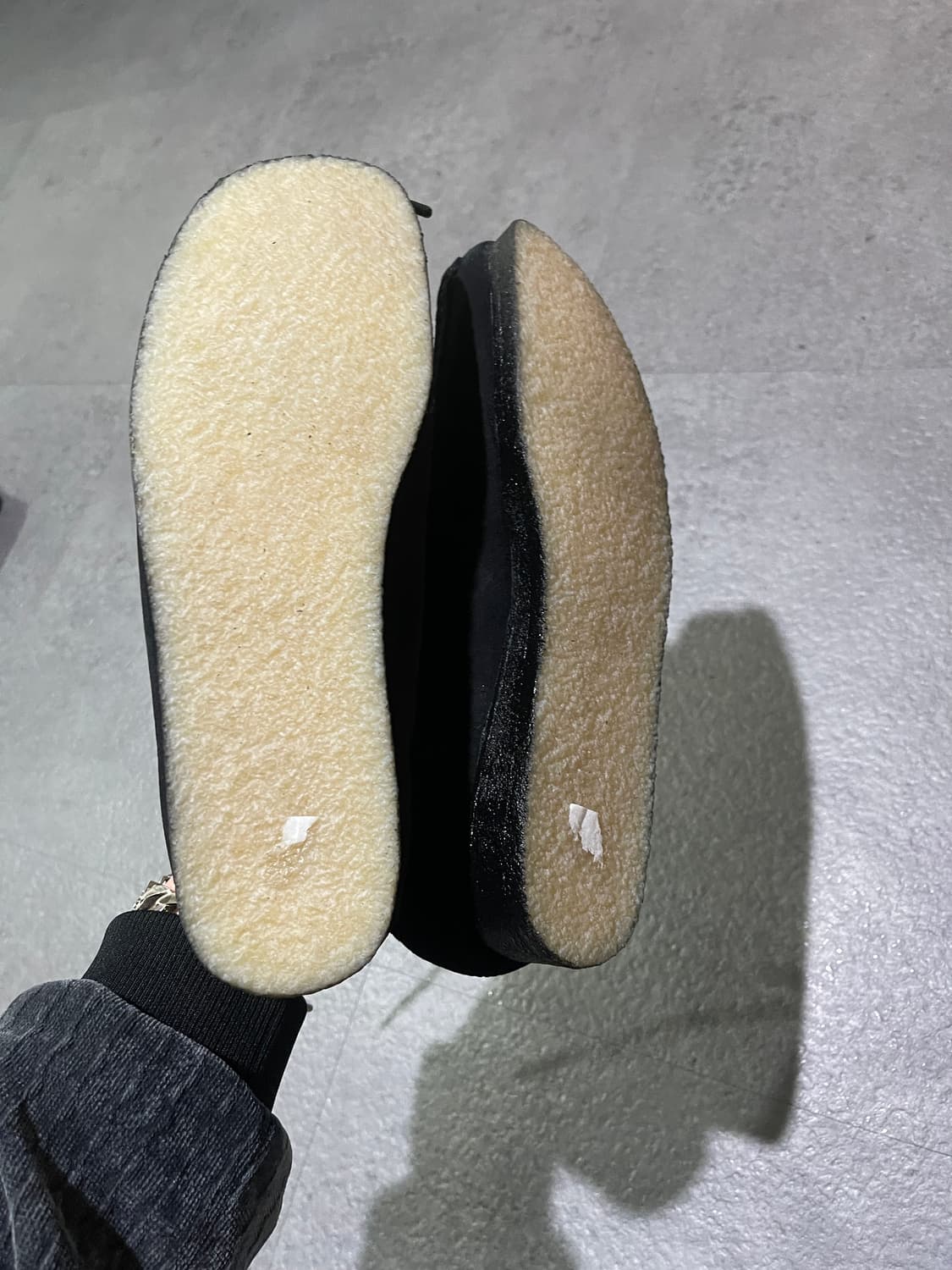 클락스 왈라비 블랙 스웨이드 상품이미지2