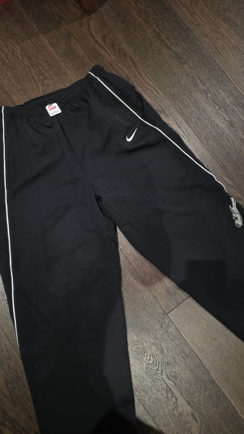 슈프림 나이키 트랙팬츠 m사이즈 상품이미지1