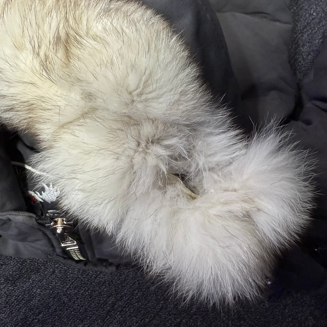 무스너클 여성 화이트퍼 패딩 상품이미지10