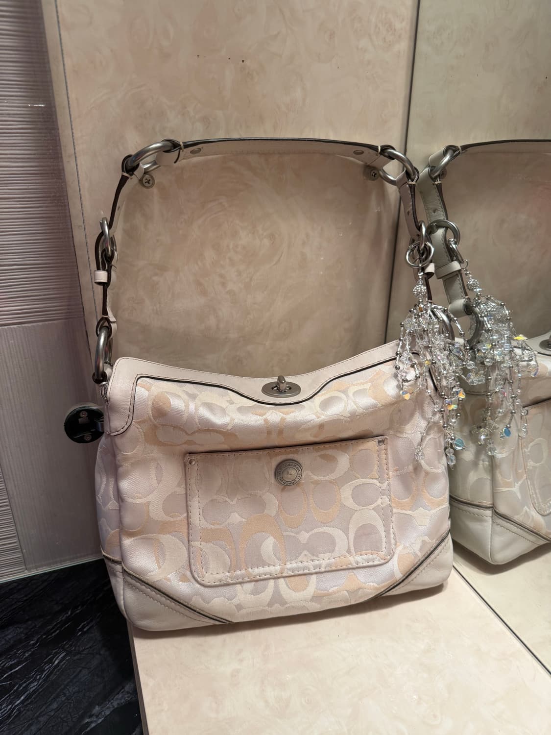COACH WHITE SHOULDER BAG 상품이미지2