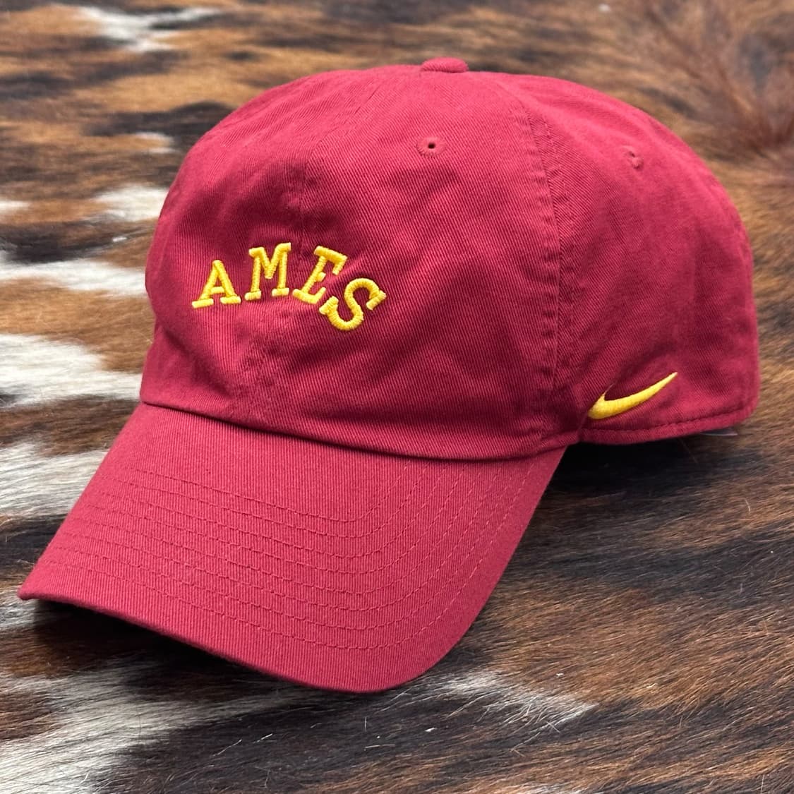 나이키 헤리티지86 드라이핏 빨강 볼캡 ‘Iowa Ames’ 상품이미지1