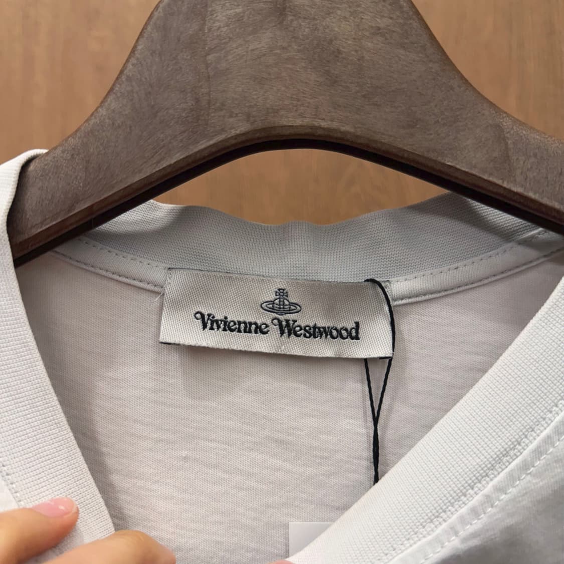 비비안 웨스트우드 코튼 반팔 티셔츠 로고 자수 라운드넥 디테일 화이트 상품이미지6