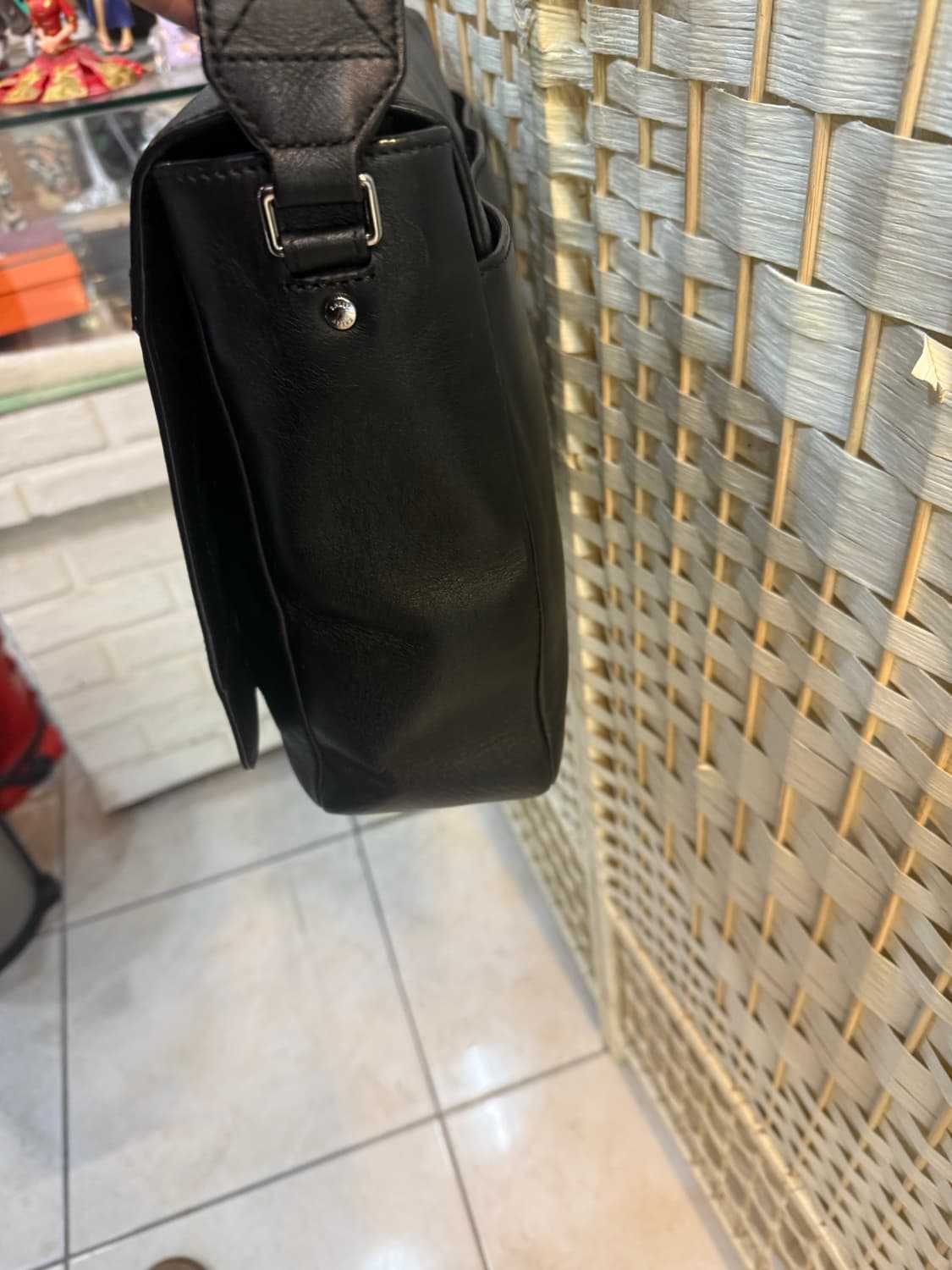 정품 발리 하비 메신저 크로스백 팝니다 상품이미지3