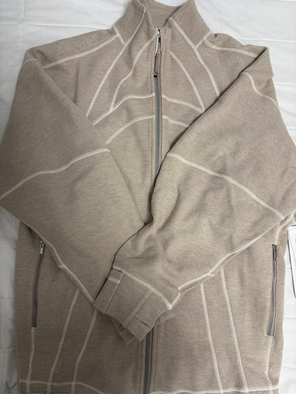 룰루레몬 디파인 오버사이즈드 재킷 브러시드 리브드 8사이즈 판매합니다 상품이미지1