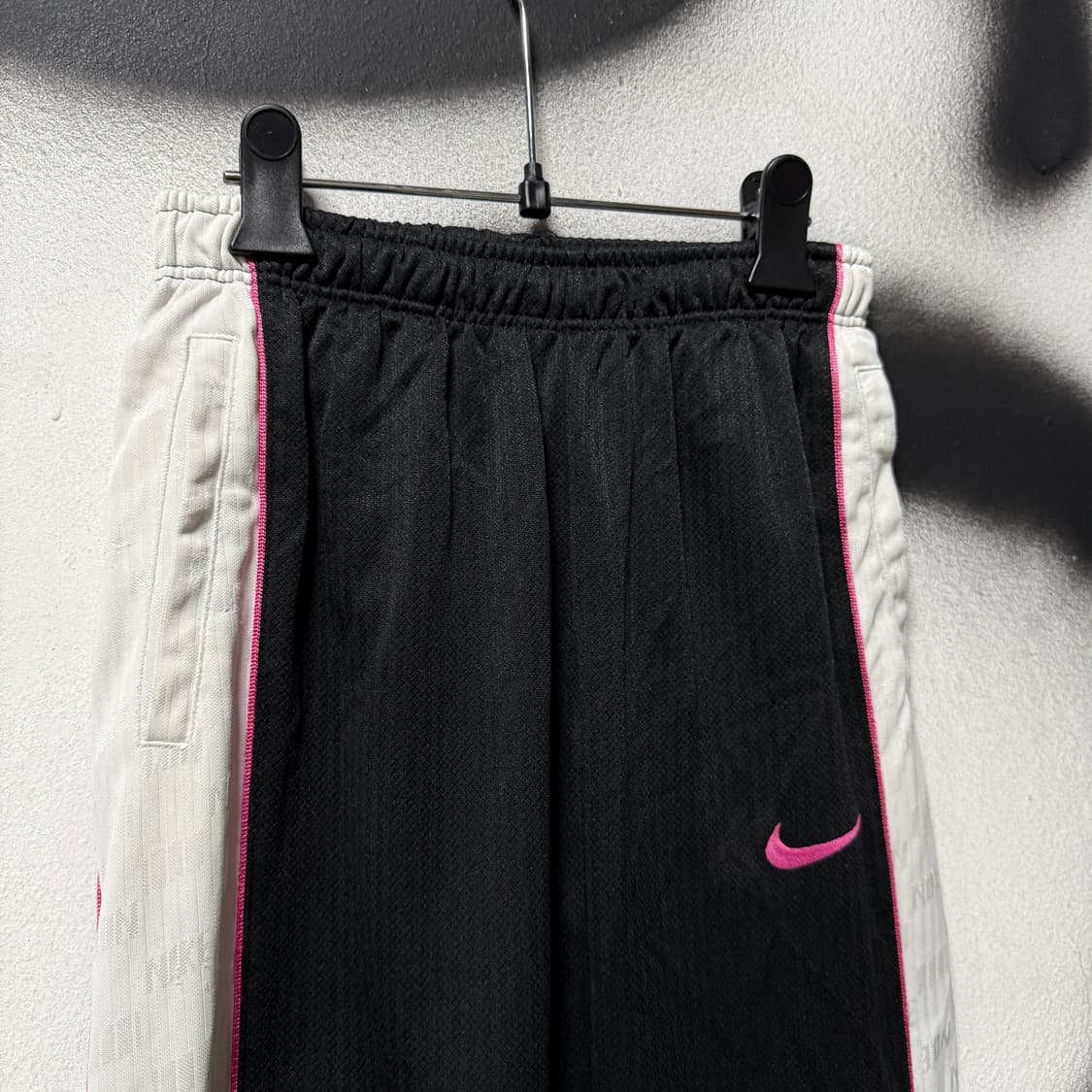 나이키 범고래 핑크 스우시 라인 로고 디테일 와이드 트랙 팬츠 상품이미지3