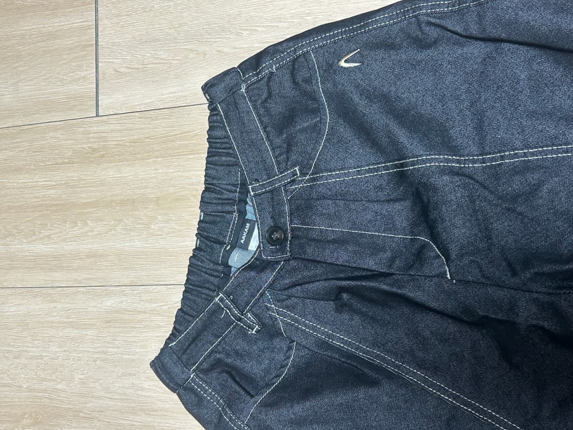 [사이즈1] 아캄 Knee Pin-tuck Printed Denim 상품이미지4