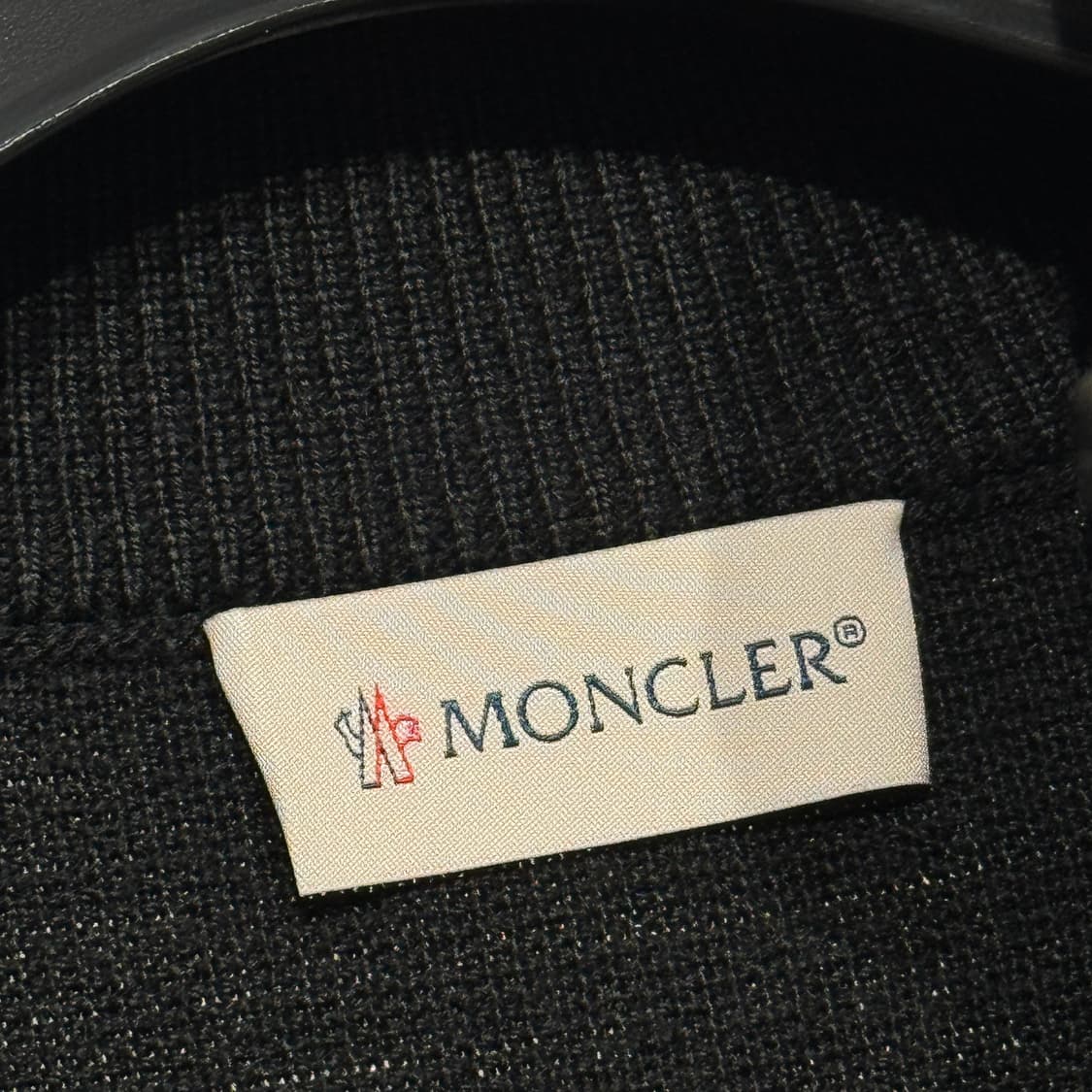 (2XL) 몽클레어 김현우 트리콧 니트패딩 상품이미지8