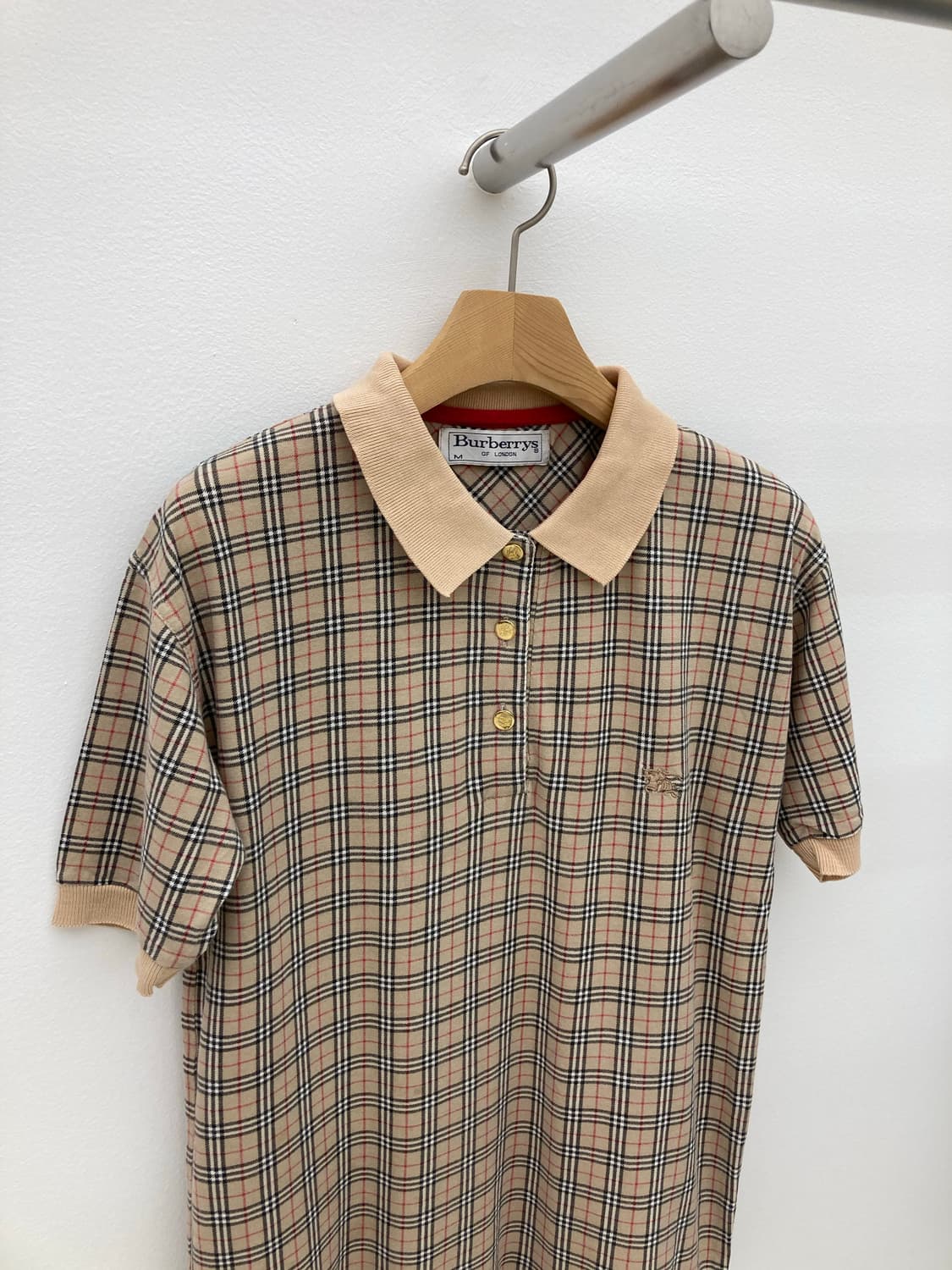 버버리 금장 노바체크 카라티 상품이미지1