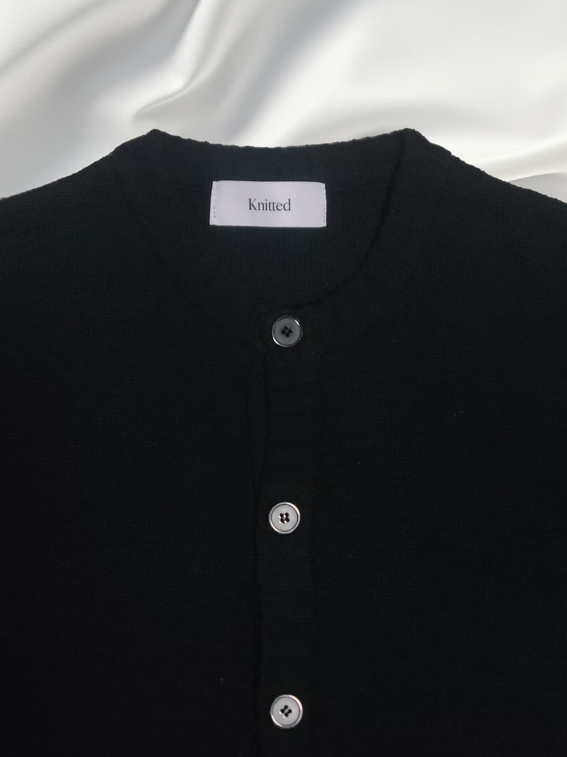 Knitted 니티드 캐시미어 블렌드 포켓 버튼 가디건 (블랙) 상품이미지2