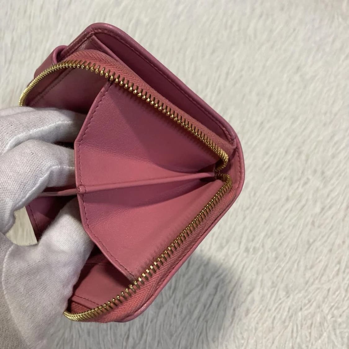 프라다 지갑 Prada Pink Leather Bifold 상품이미지7