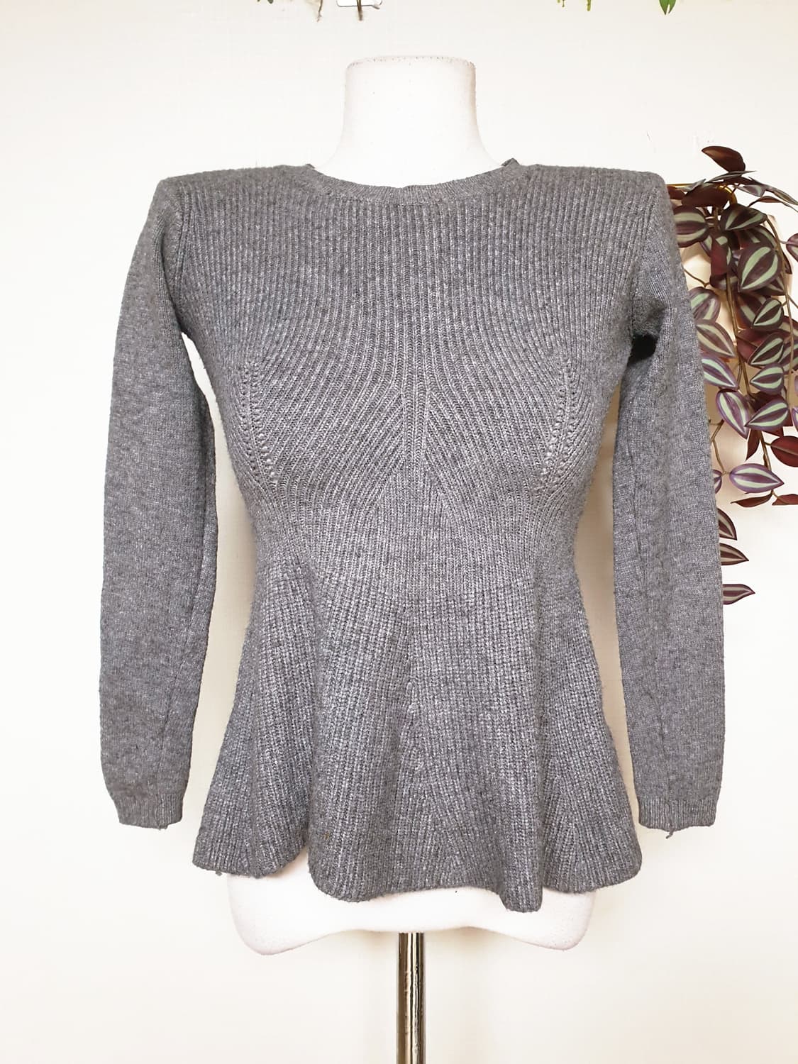 나인 페플럼 사선골지니트 55 66 그레이 F 상품이미지1