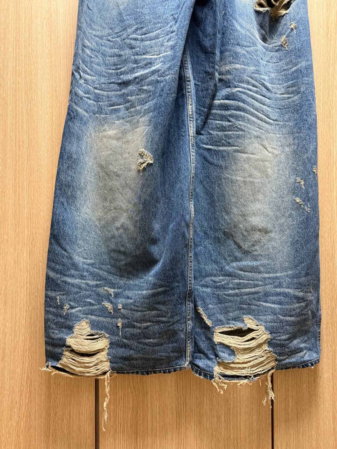 애모스탠스클럽 Destroyed baggy wide leg jeans 상품이미지5
