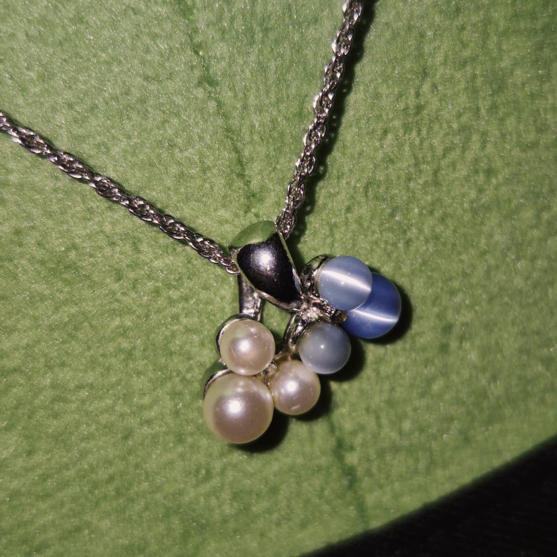 90s 꾸레쥬 캣츠아이&진주 체리 목걸이 상품이미지7