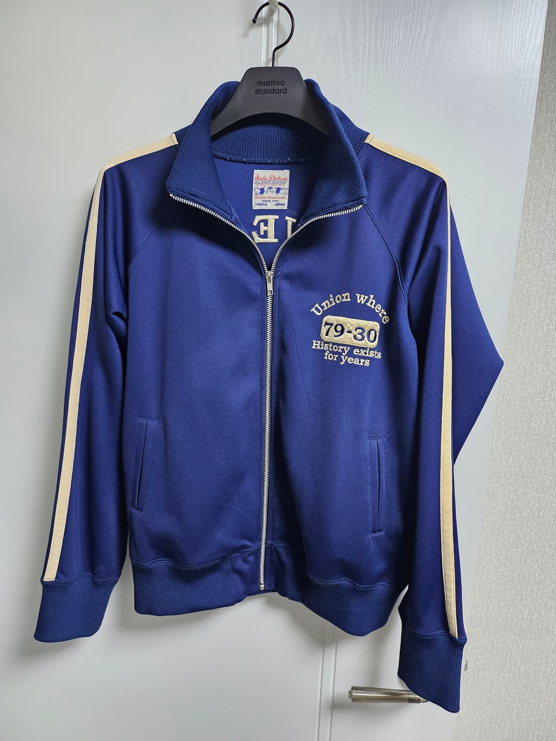 스튜디오다치산 트랙져지 상품이미지1