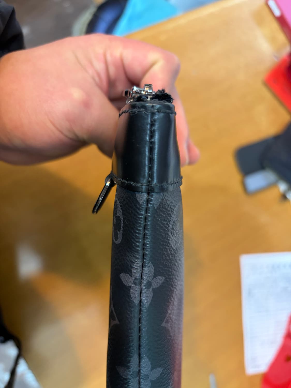 루이비통 클러치 디스커버리 이클립스 아폴로 상품이미지5