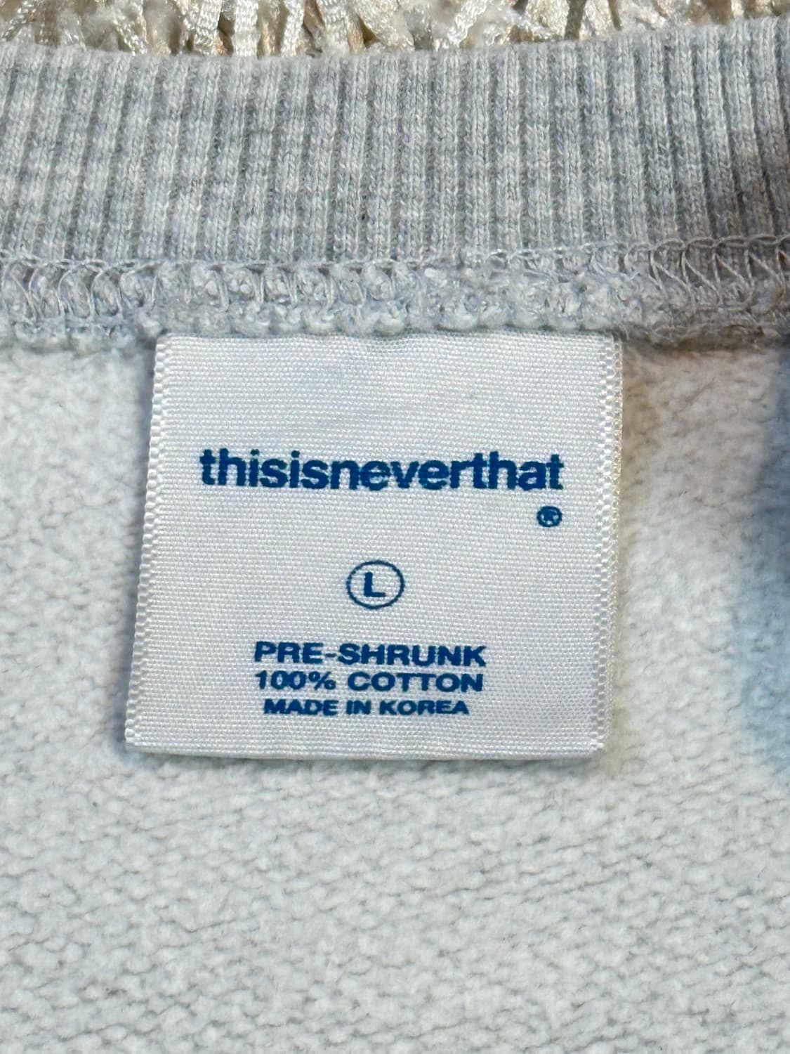 디스이즈네버댓 로고 맨투맨 라이트그레이 상품이미지5