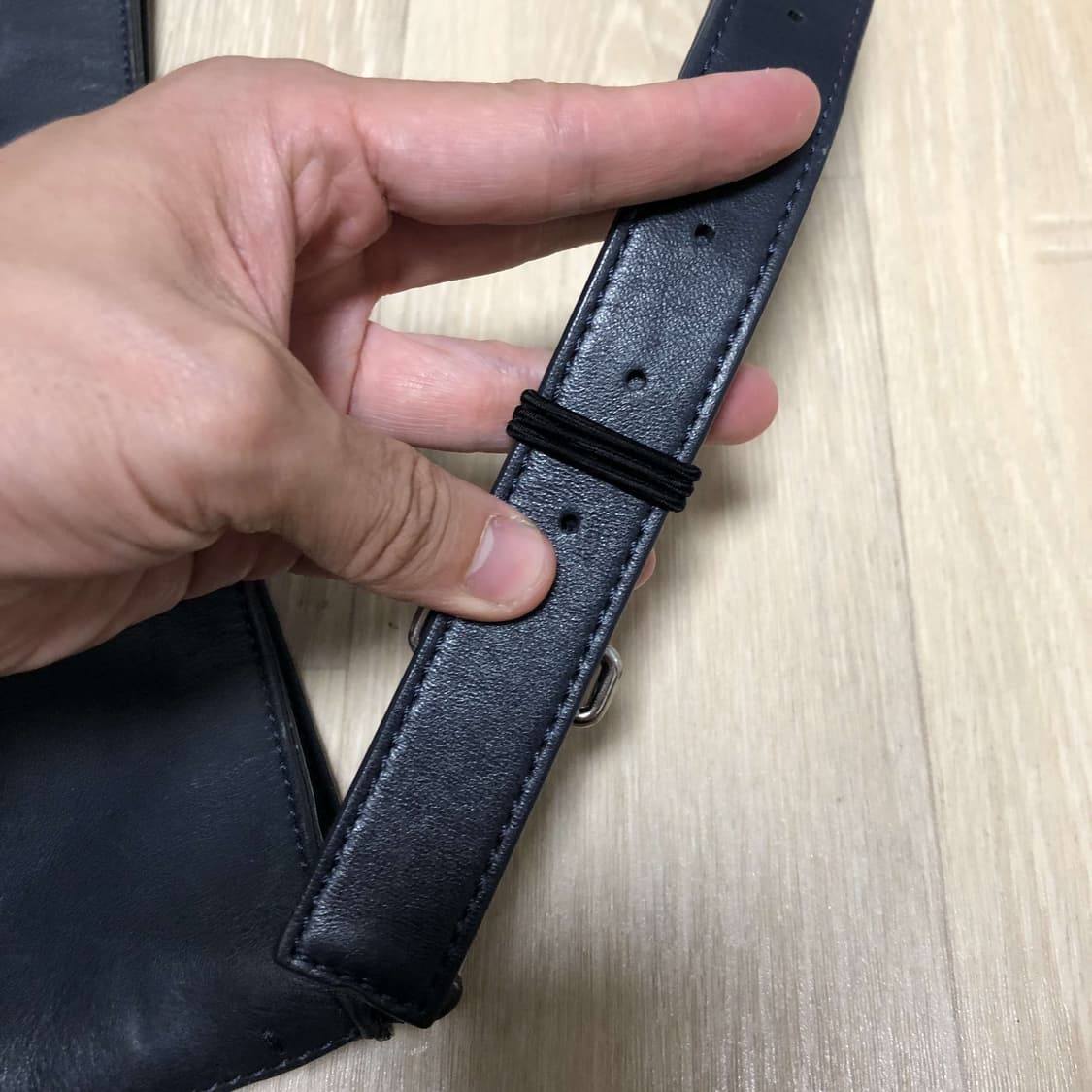 (ONE SIZE) 띠어리 리얼 레더 어반 버킷백 네이비 띠어리 가방 백 상품이미지4
