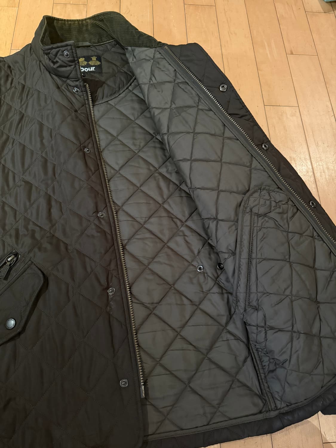 바버 첼시 퀼트 자켓 올리브 상품이미지3