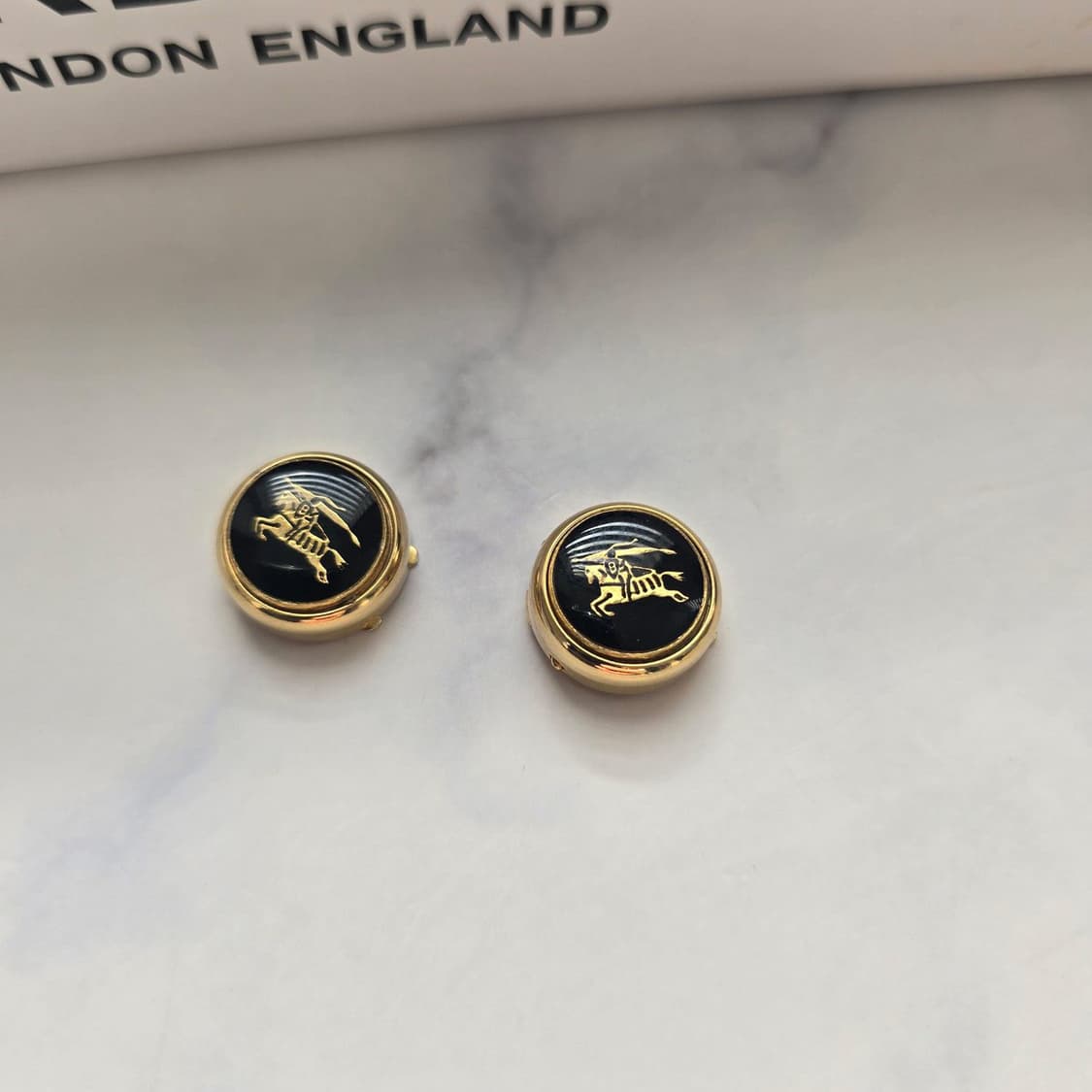 버버리 정품 명품 커프스 1.5cm A+등급 J5
 상품이미지6