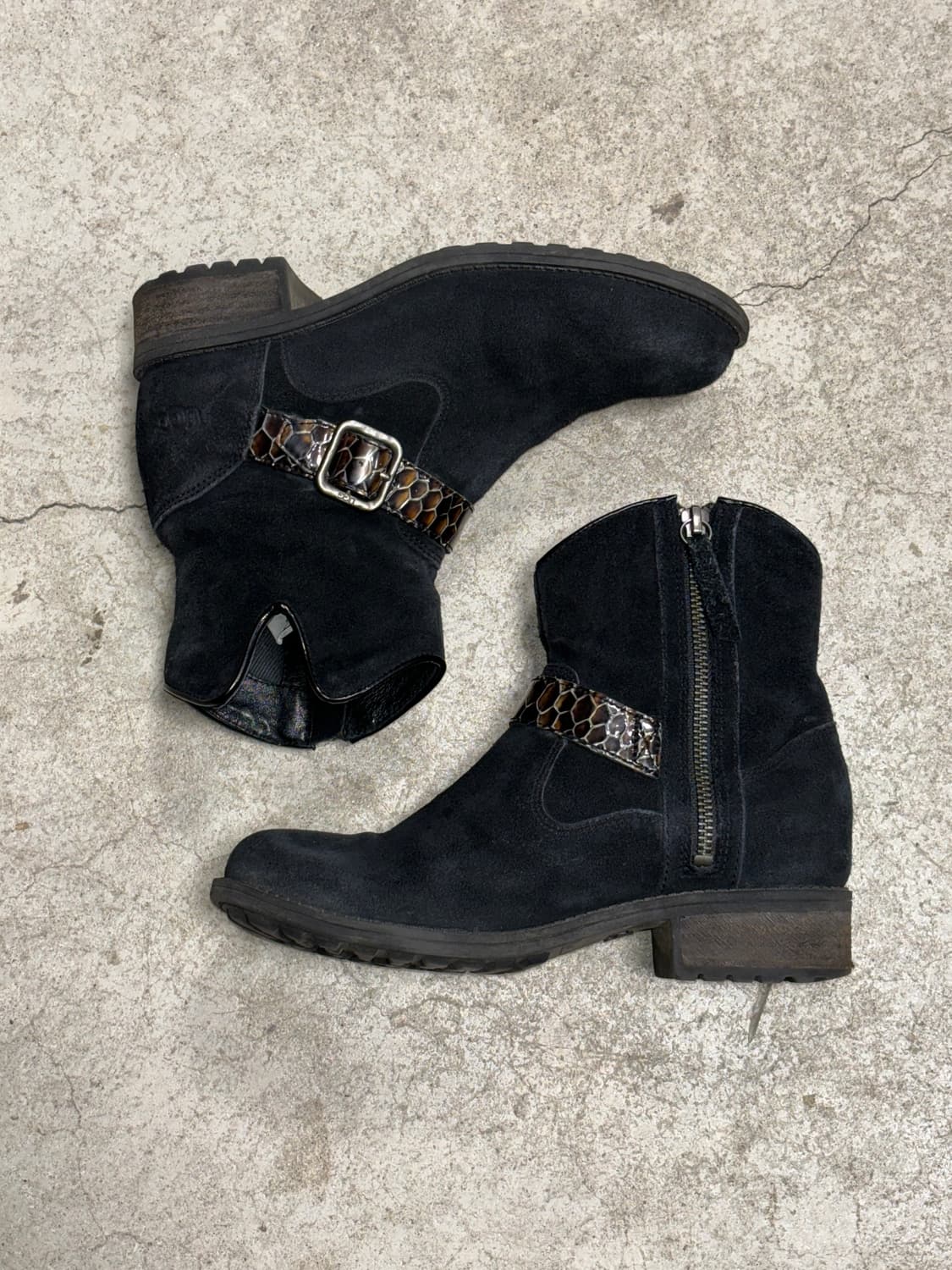 어그 스웨이드 버클 앵클 부츠 상품이미지9