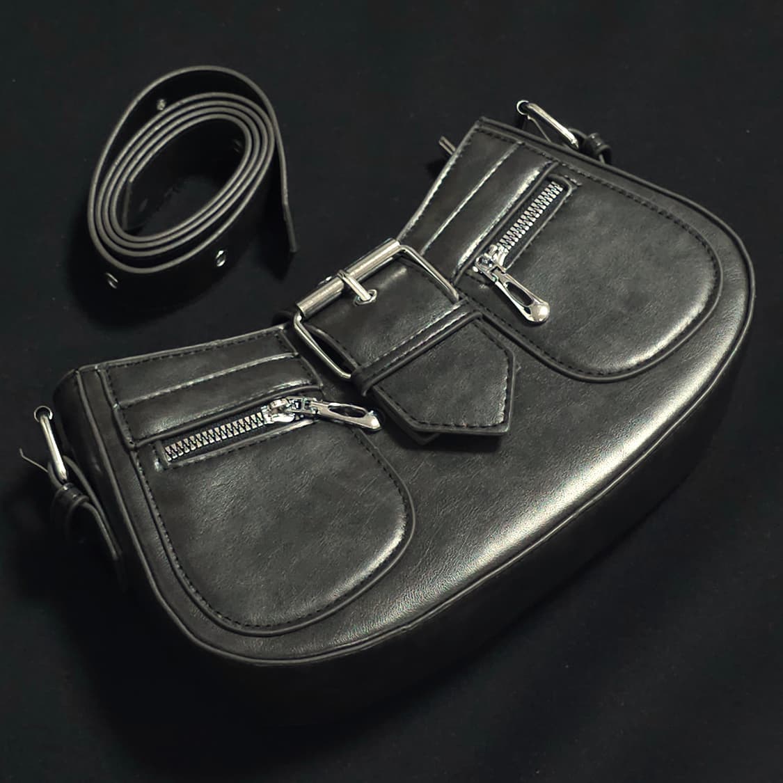 빈티지 무드 그란지 블랙 버클백 상품이미지1