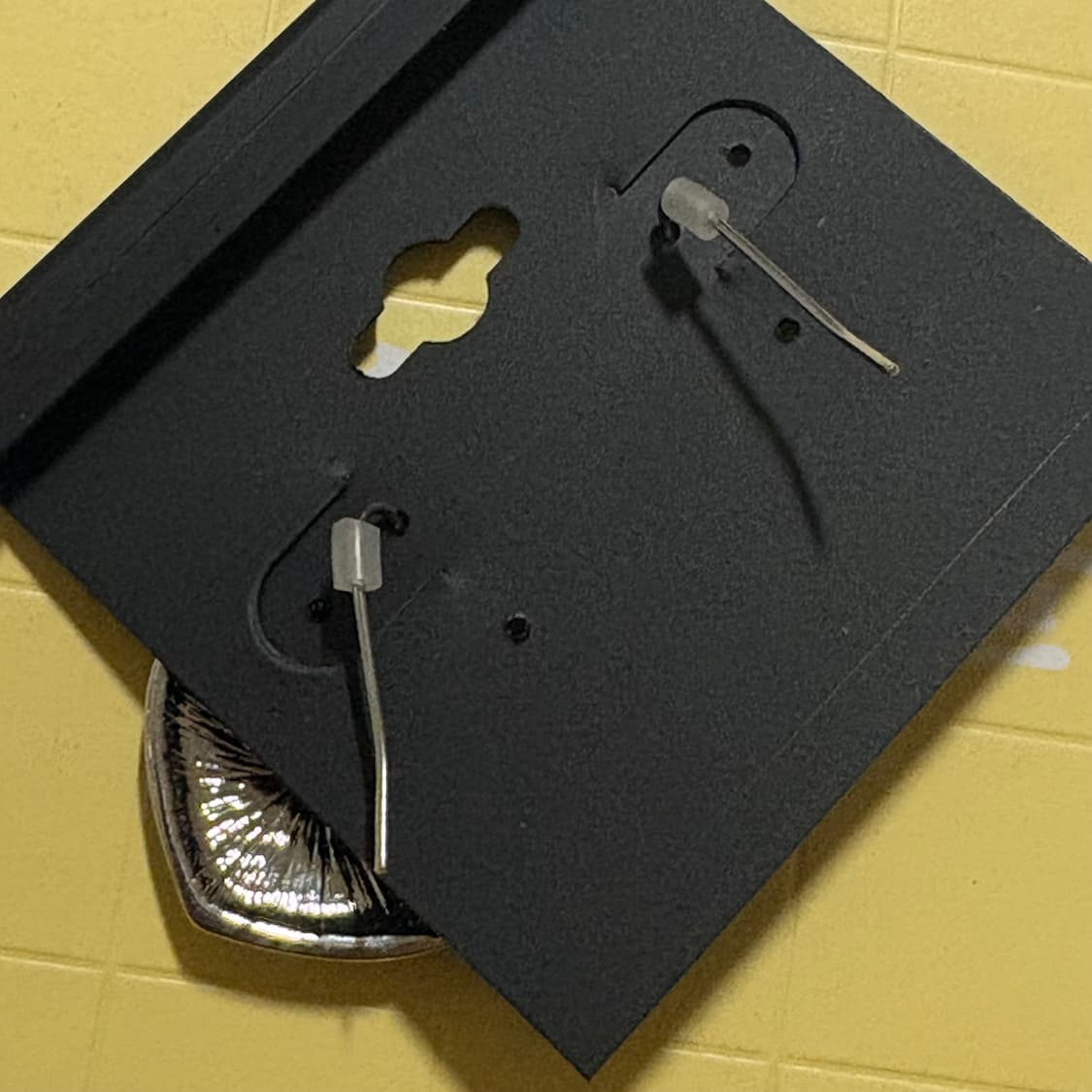 빈티지 게스 큐빅 로고 귀걸이 상품이미지2