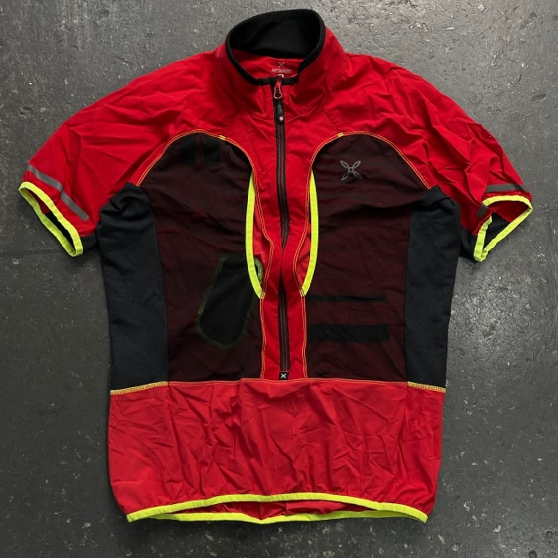 105 몬츄라 반집업 상품이미지1