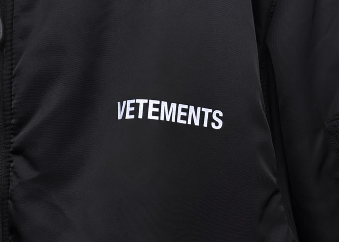 베트멍 알파인더스트리 백로고 이모지 봄버 상품이미지3