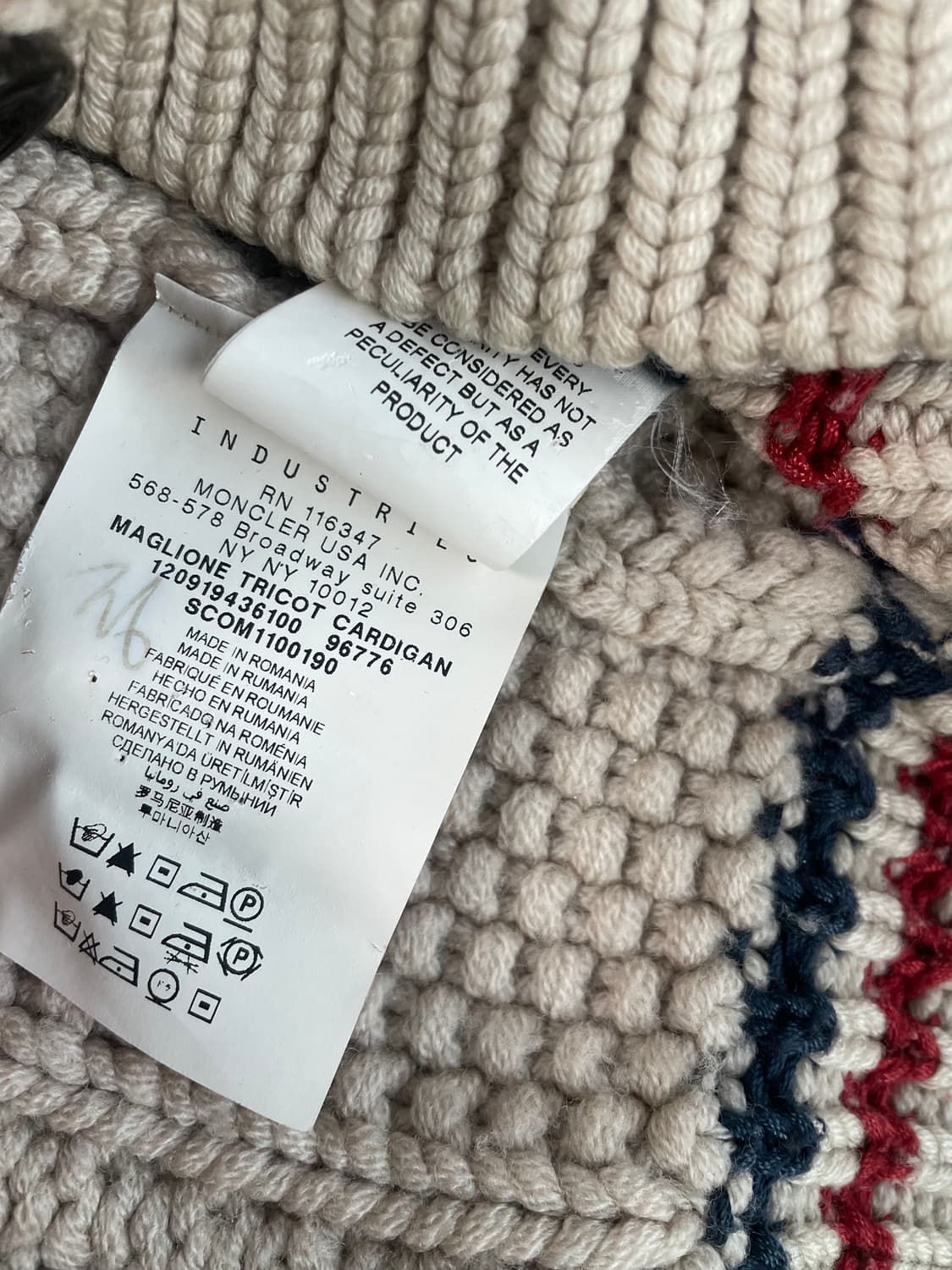 [L] 몽클레어 와펜로고 케티블 꽈배기 니트 가디건 상품이미지10