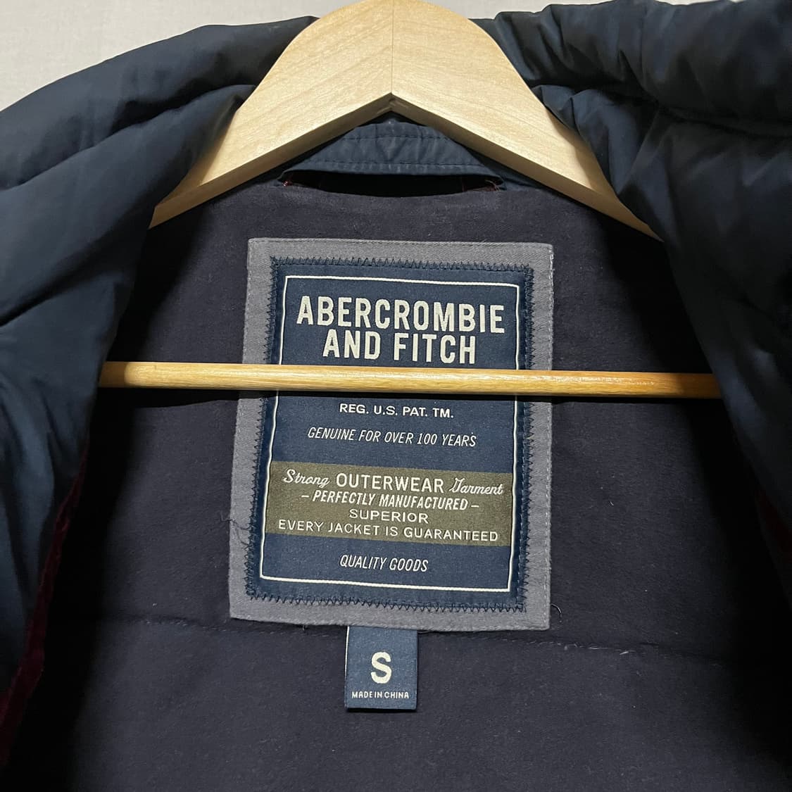 아베크롬비 네이비 푸퍼 패딩 S 상품이미지3