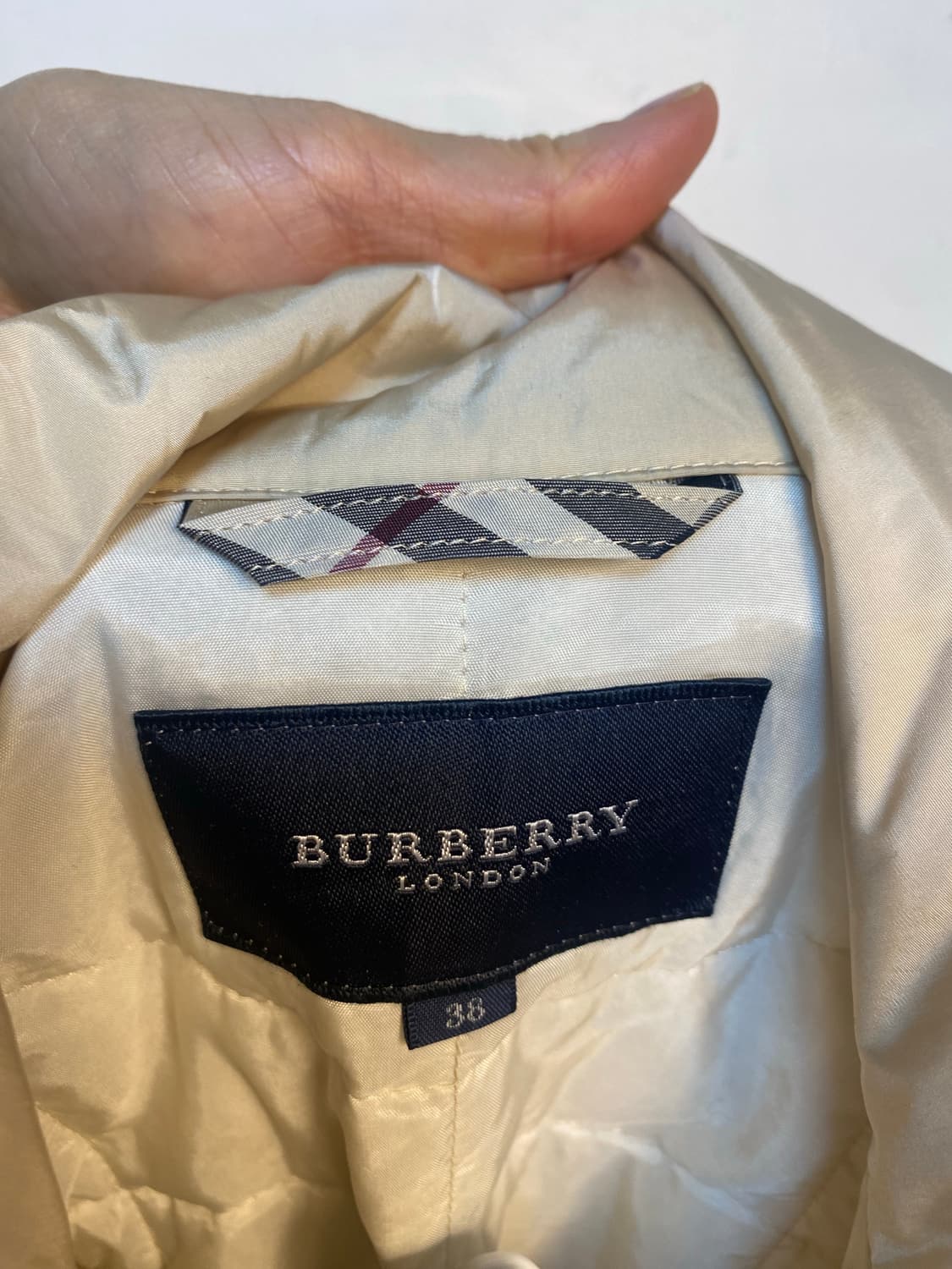 버버리 런던 여성 패딩 조끼 38사이즈 상품이미지6