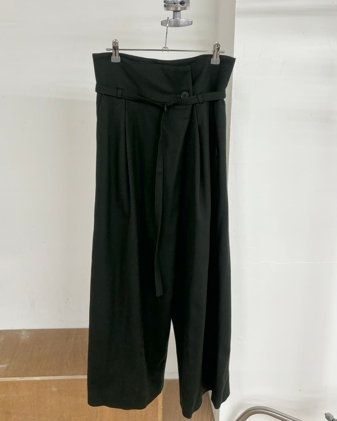 엔폴드 벨티드 와이드 딥 그린 슬랙스 상품이미지1