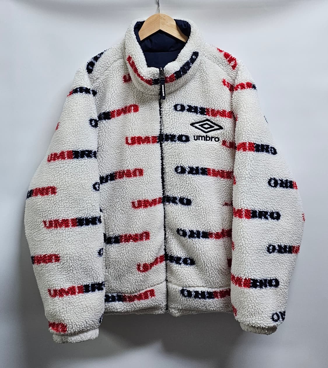 엄브로 리버시블 플리스패딩 100 상품이미지3