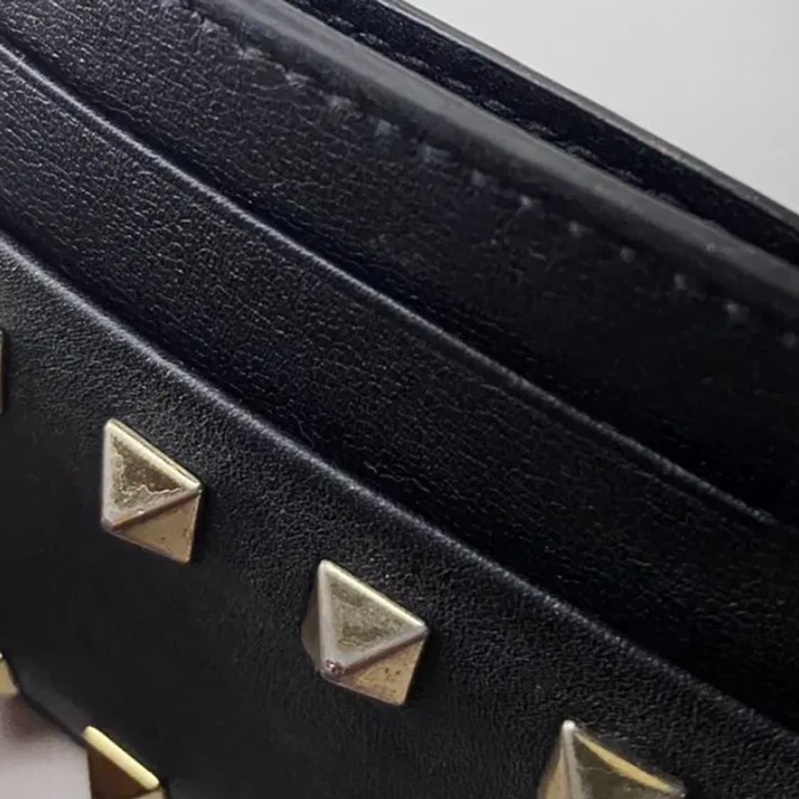 [정품] VALENTINO 발렌티노 락스터드 소가죽 카드지갑 상품이미지6