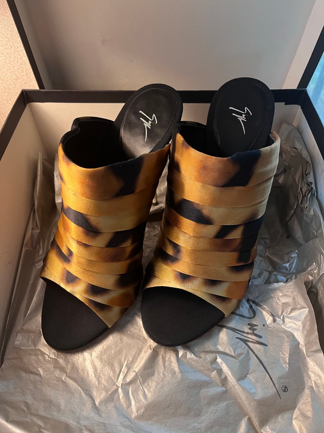 [Giuseppe Zanotti] 레오파드 뮬 하이힐 상품이미지1