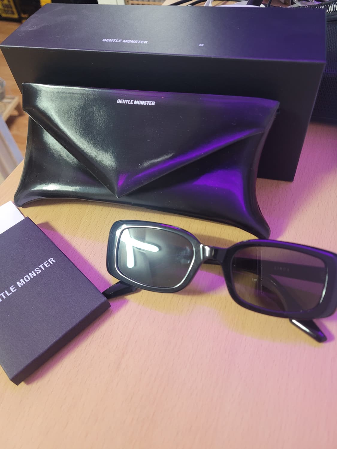 [민트급/풀구성] 젠틀몬스터 린다01 블랙 제니,쌈디 착용 모델 상품이미지1