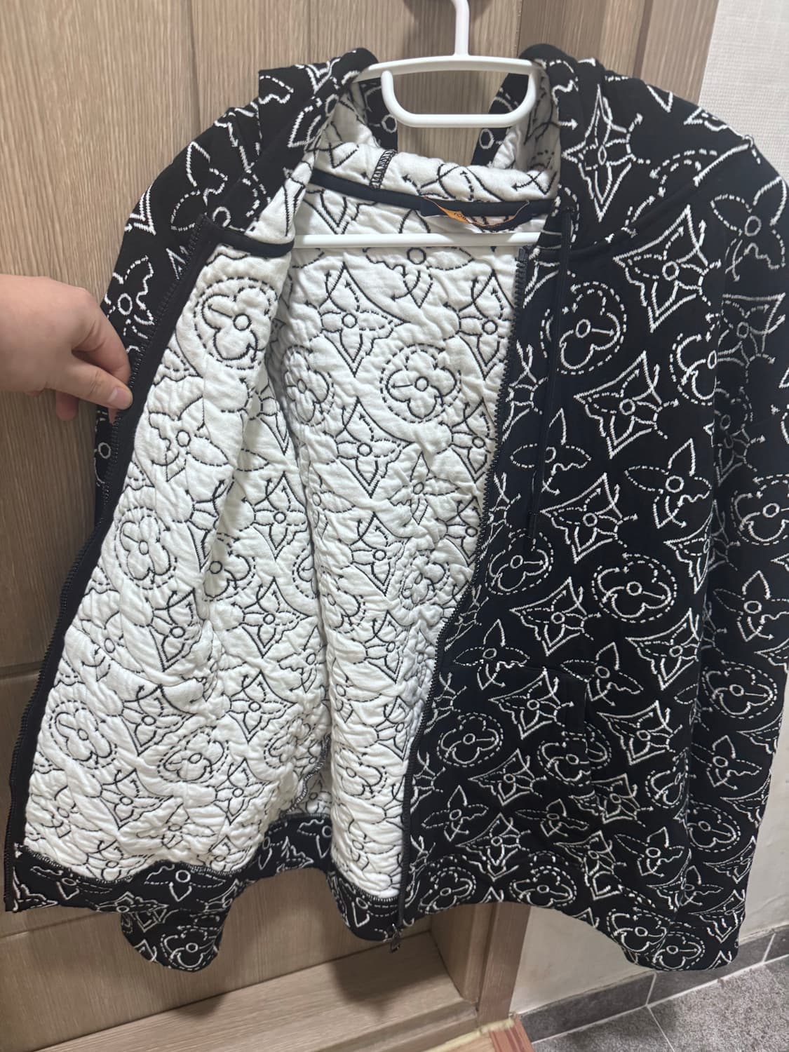 루이비통nba 콜라보 후드집업 상품이미지4