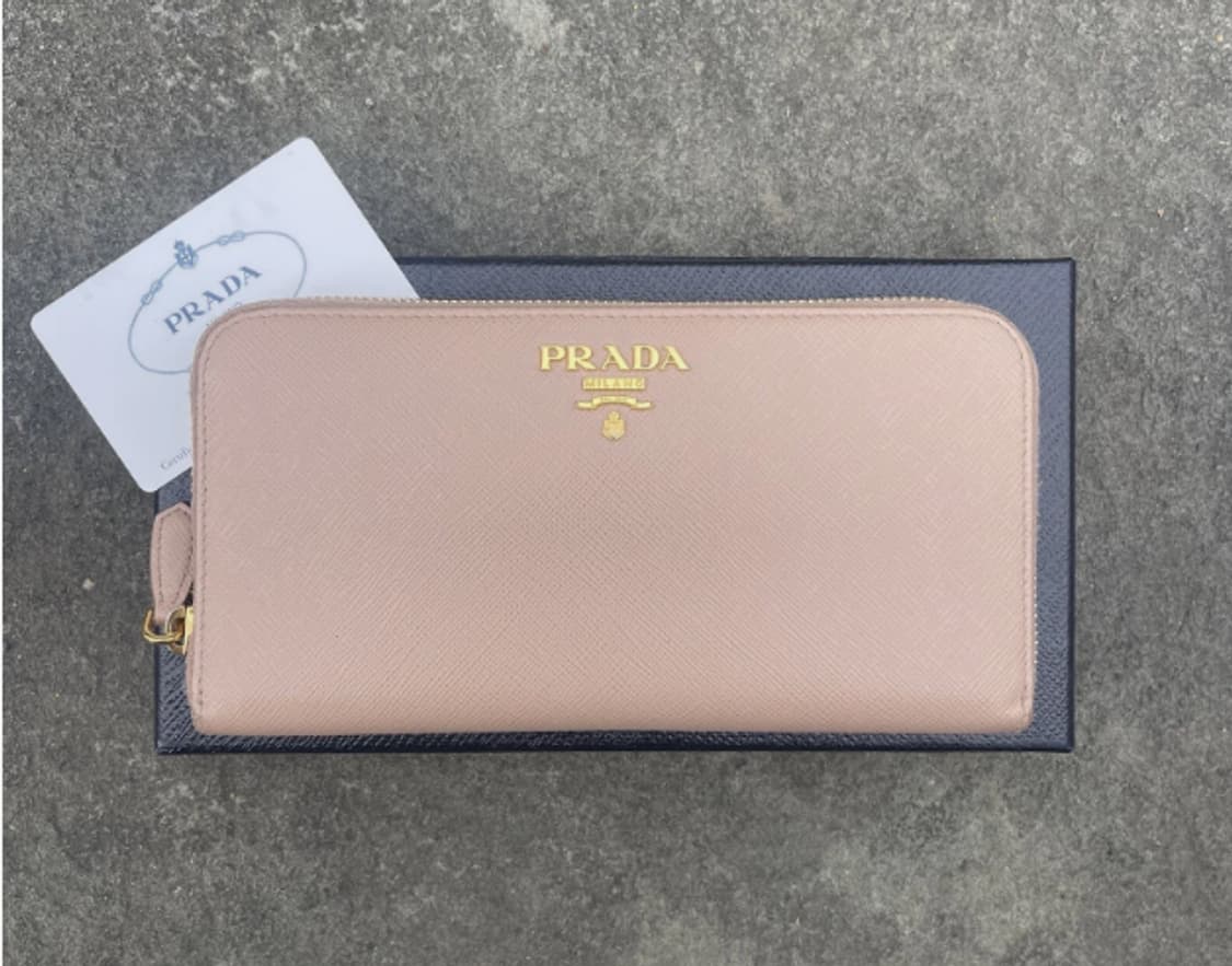 [정품] 프라다 사피아노 레더 지퍼 어라운드 핑크 지갑 상품이미지1