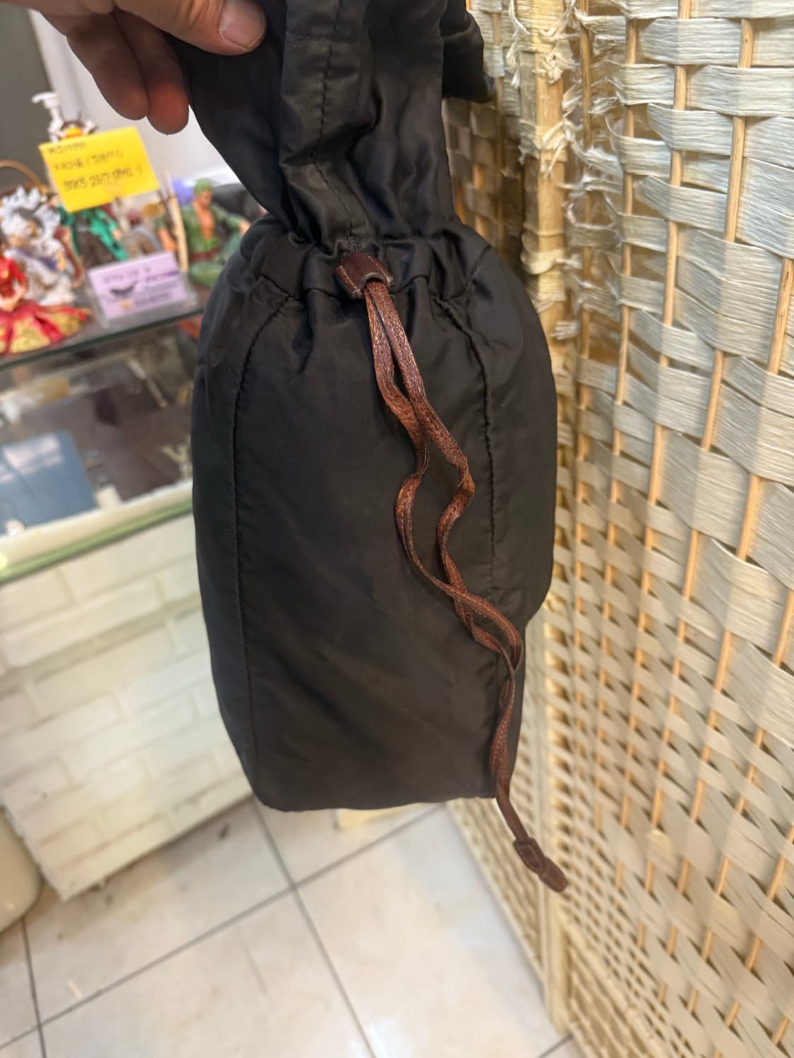 정품 프라다 나일론 복주머니 쇼퍼백 팝니다 상품이미지3