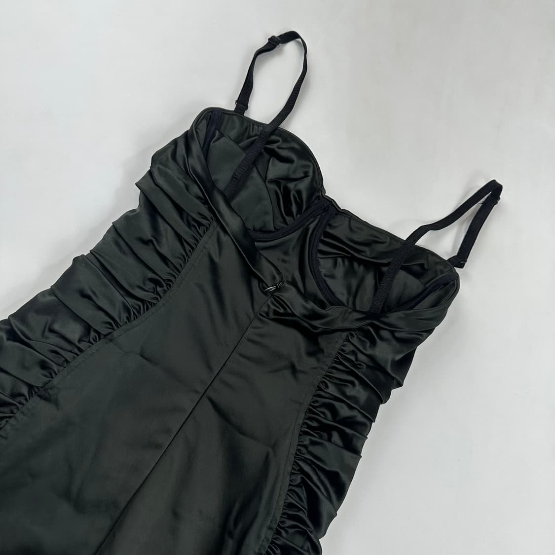 돌체앤가바나 블랙 새틴 셔링 미디 원피스 상품이미지8