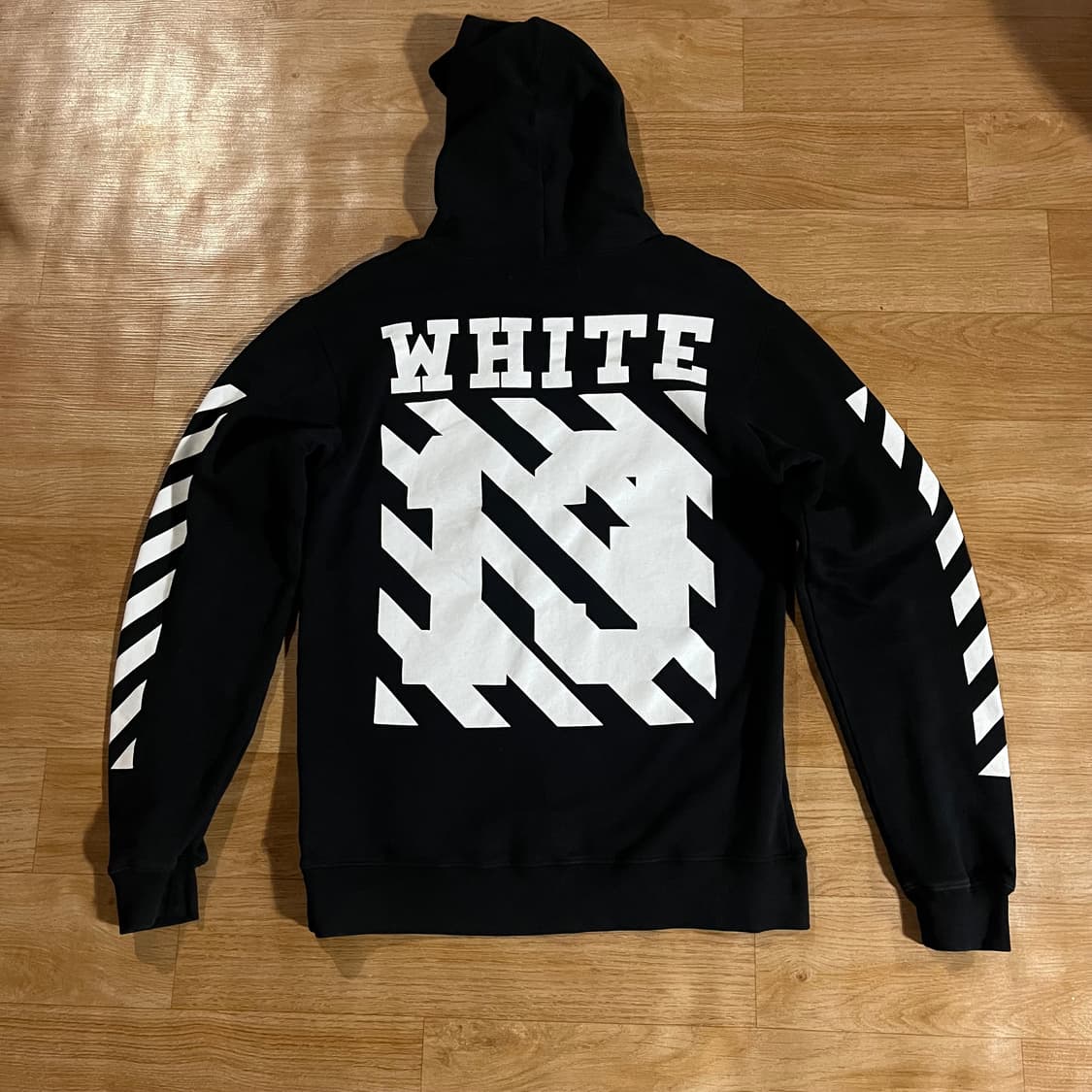 [95] 오프화이트 카라바조 스컬 후드티 상품이미지9